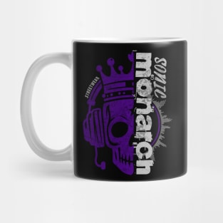 Streetwear Design With a Crowned Skull Wearing Headphones Mug